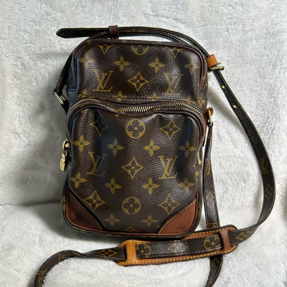 Louis Vuitton vintage crossbody